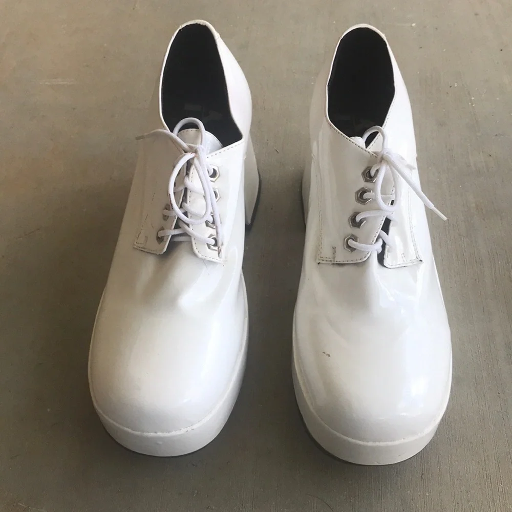 Plats White Platform Lace Up Shoes Go-Go Girl
